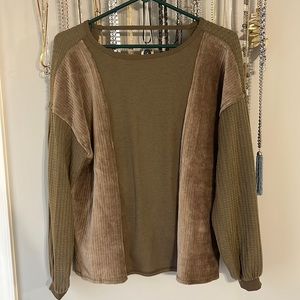 Gimmicks textured top